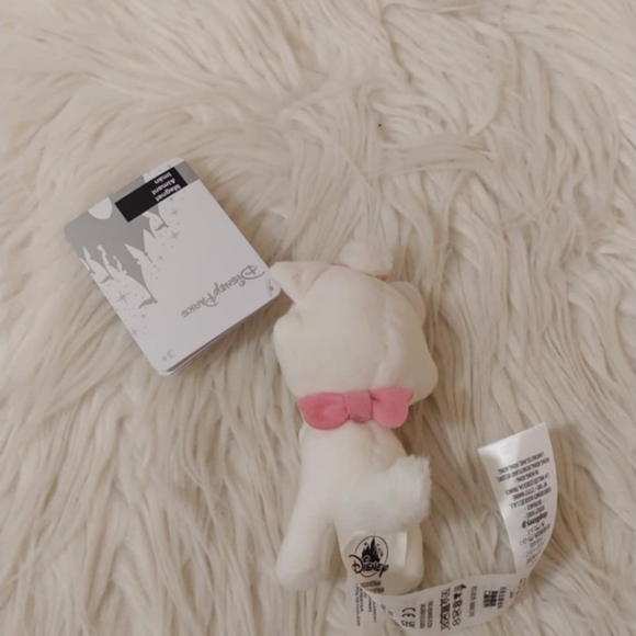 ❤️FIRM! DISNEY PARKS THE ARISTOCATS MARIE PLUSH MAGNET - Picture 7 of 9